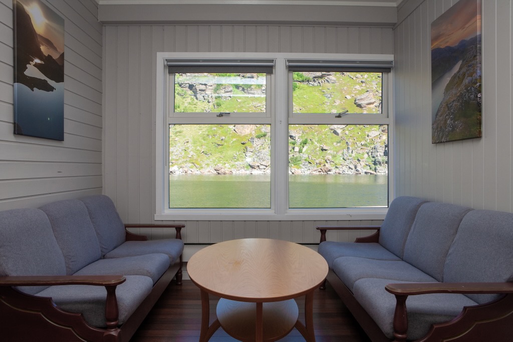Hjelmsøy — lounge